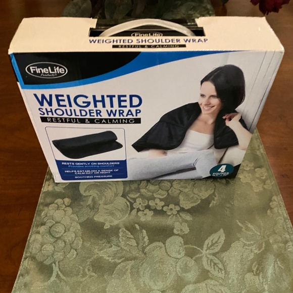 Weighted shoulder wrap, new in box - Picture 4 of 4